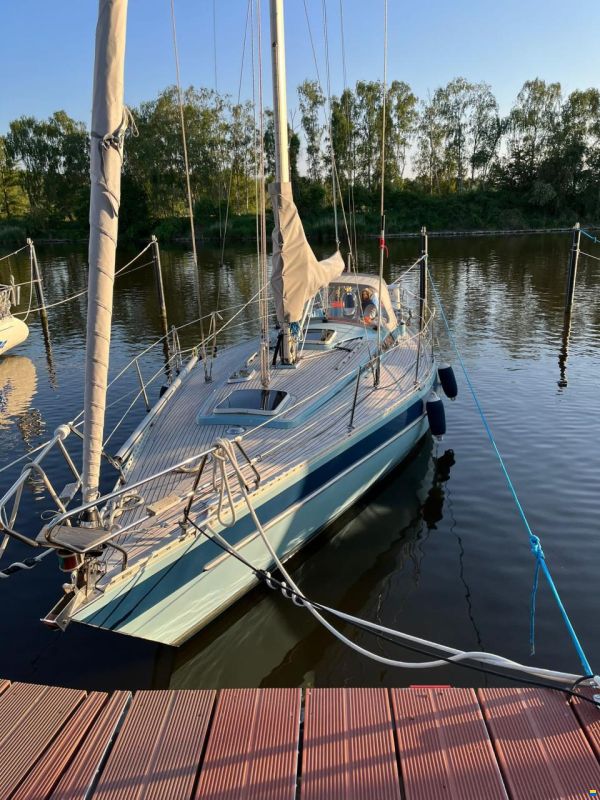 Helmsman 35 Barracuda