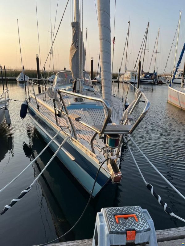 Helmsman 35 Barracuda