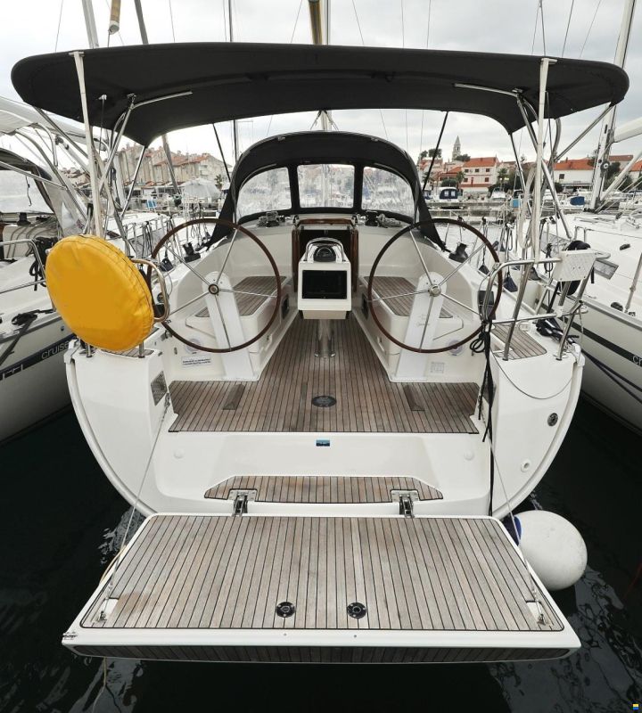 Bavaria 37 Cruiser New engine image