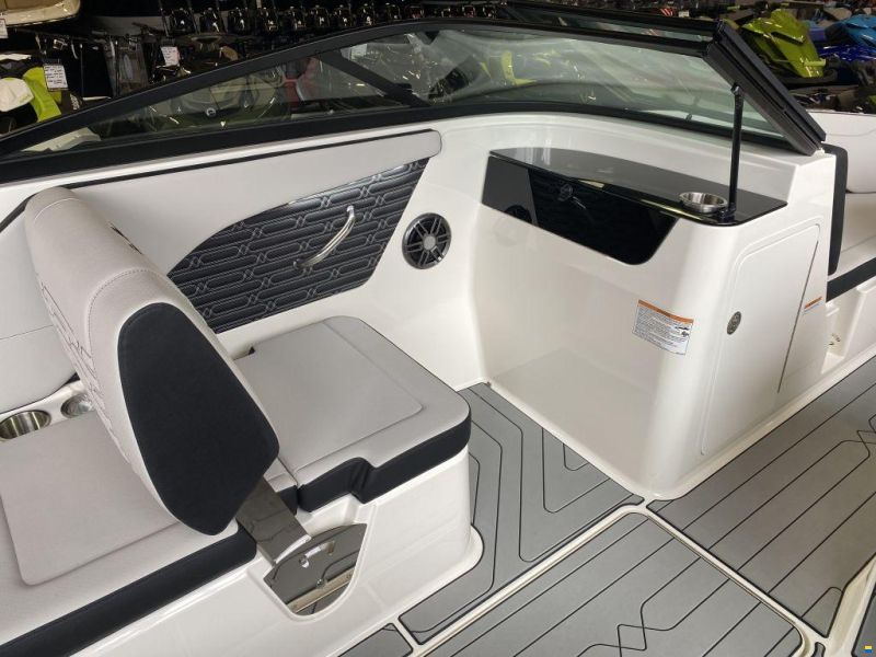 Sea Ray SPX 190