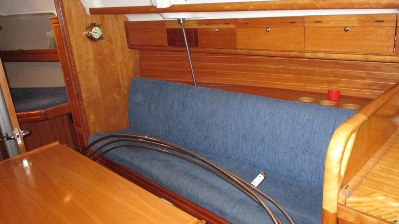 Bavaria 30 cruiser