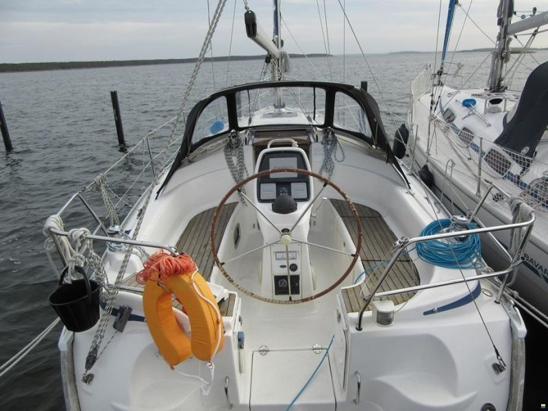 Bavaria 30 cruiser