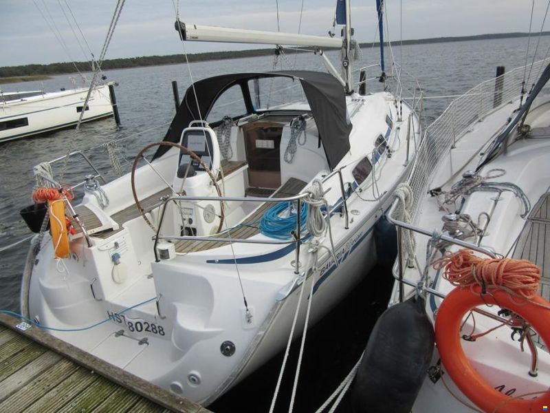 Bavaria 30 cruiser