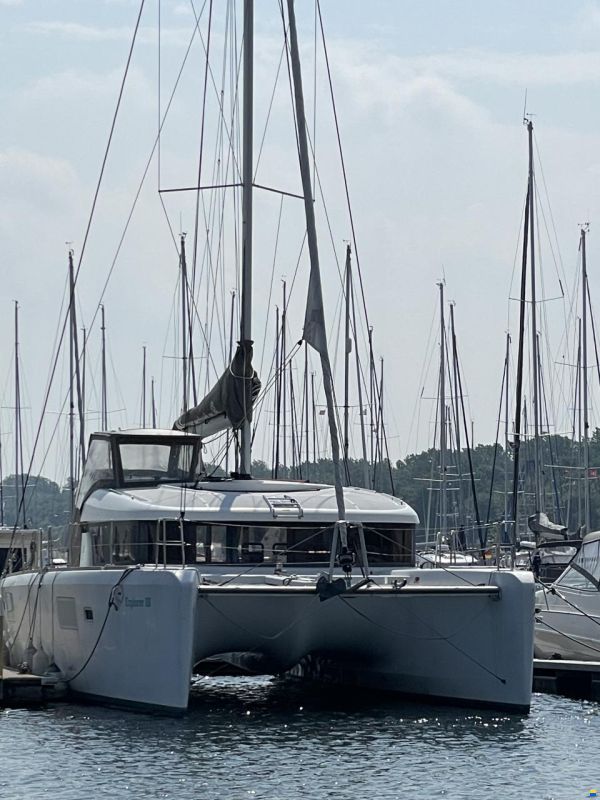 Lagoon 39