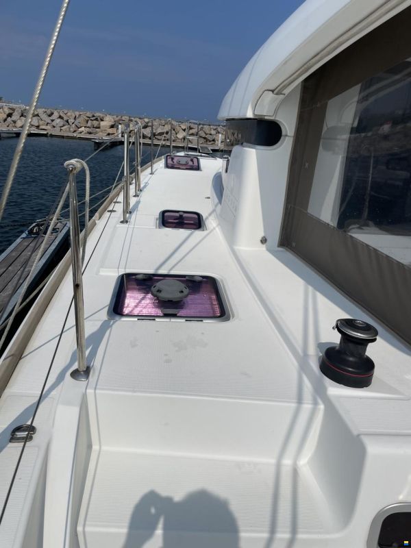 Lagoon 39