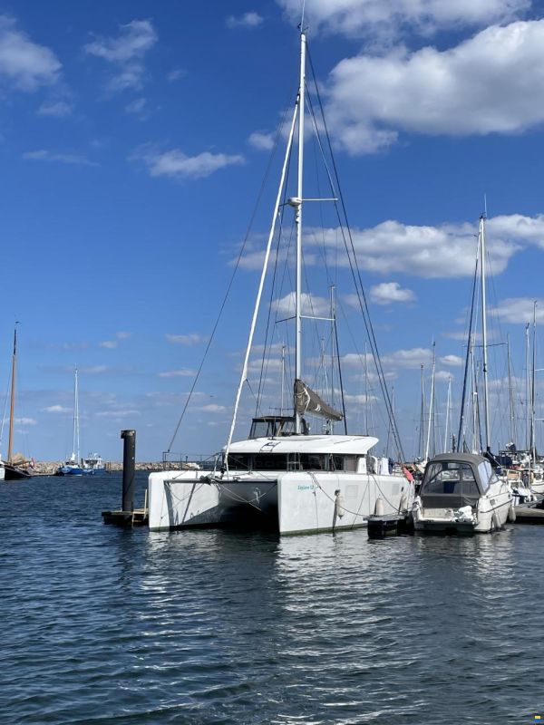 Lagoon 39
