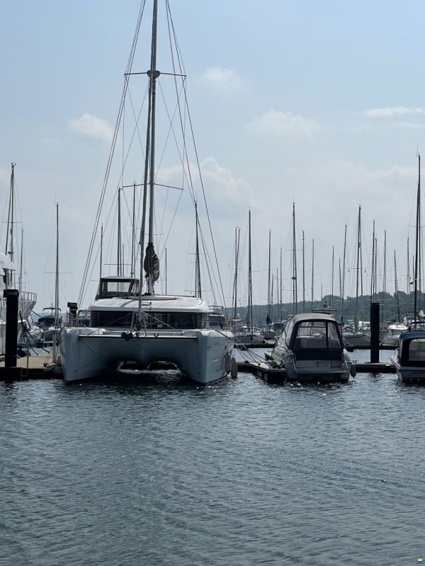 Lagoon 39