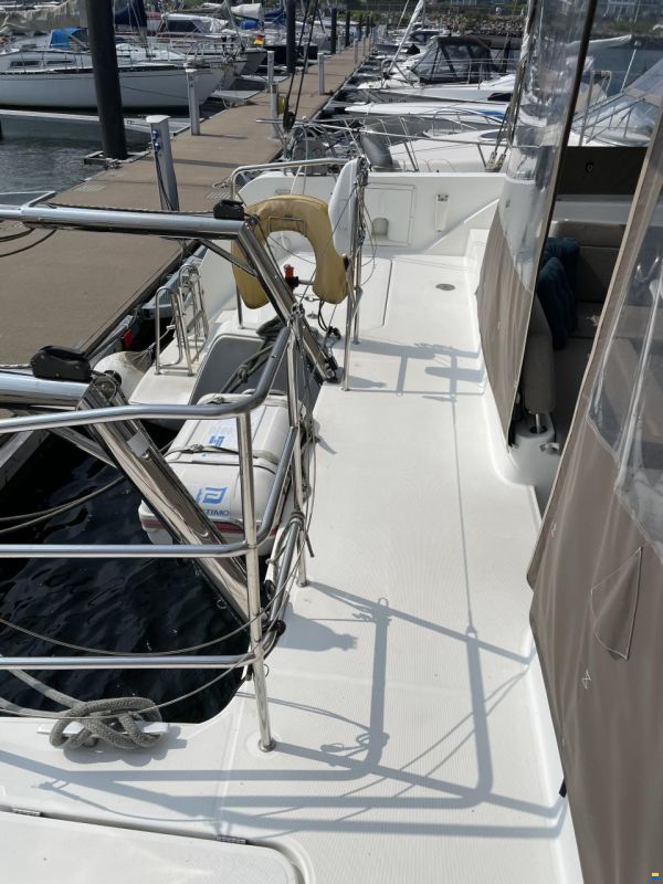 Lagoon 39