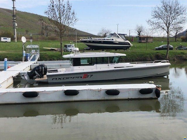 Axopar 37 CROSS CABIN NUR