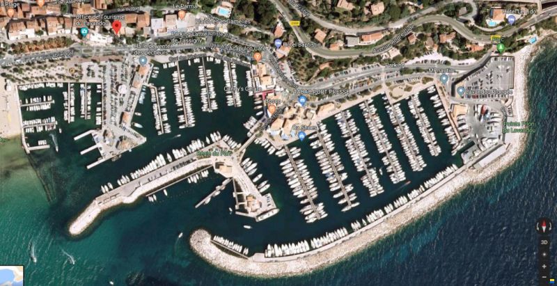 Place de port 11,50m par 3.45m au Lavand