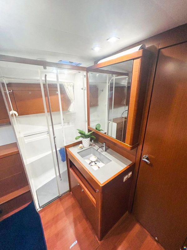 Beneteau Oceanis 48