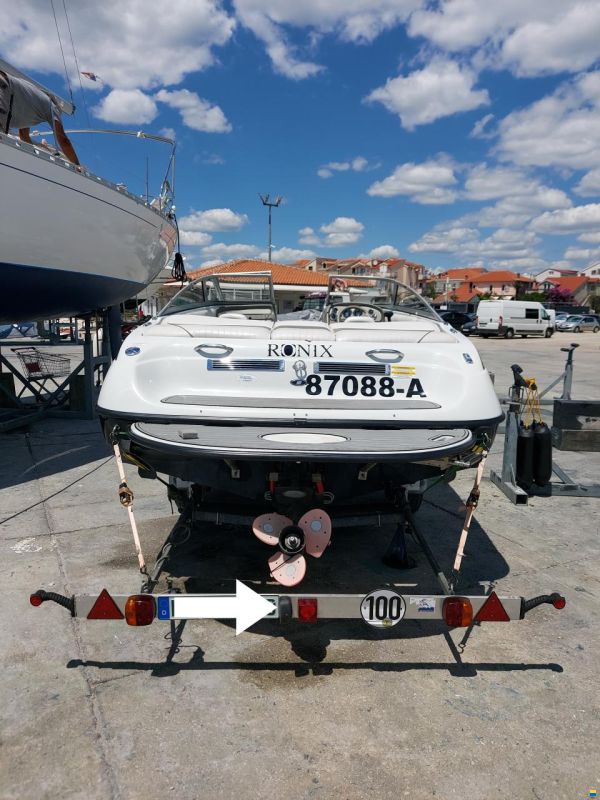 Crownline Bowrider 18 SS