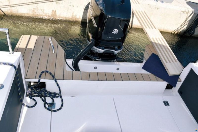 Axopar 28 Cabin