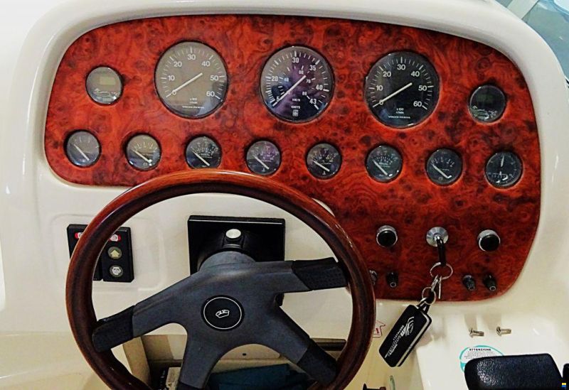 Cranchi Corallo 840 met 2x Volvo Penta V8 en tra