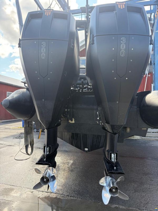 OXE MARINE 2 x 300 hp