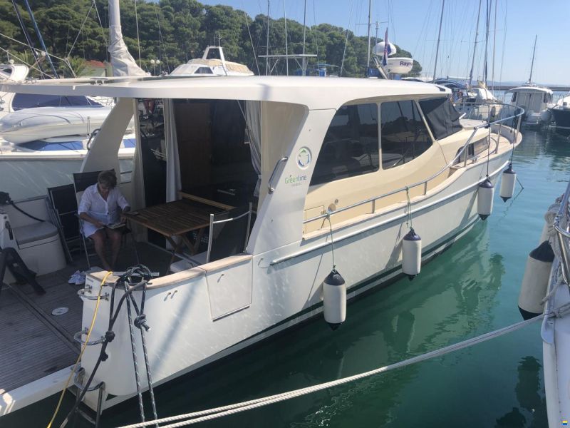 Greenline 33