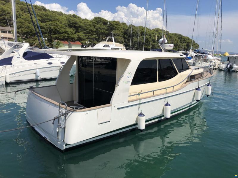 Greenline 33