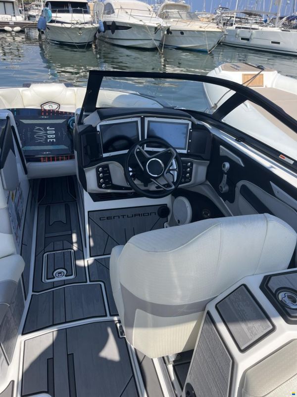 2022 Centurion RI 265, EUR 249.000,-