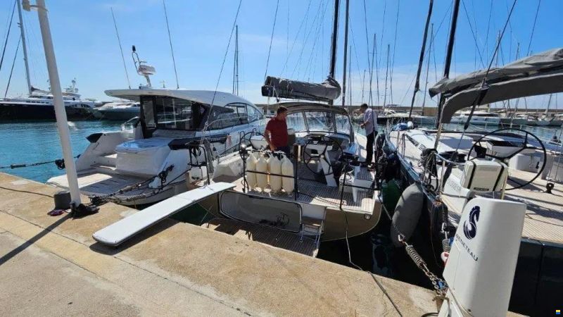 Beneteau First 44