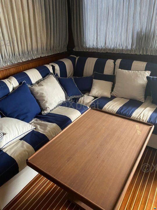Hatteras 51