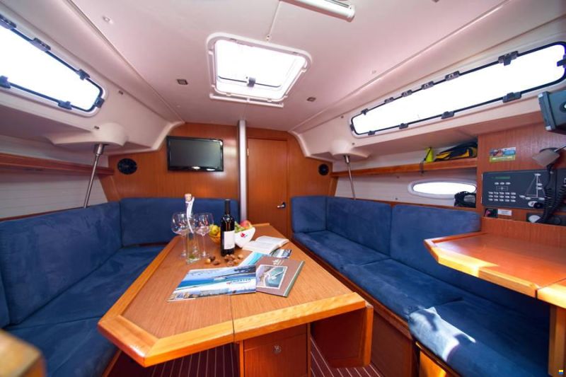 Bavaria Cruiser 35
