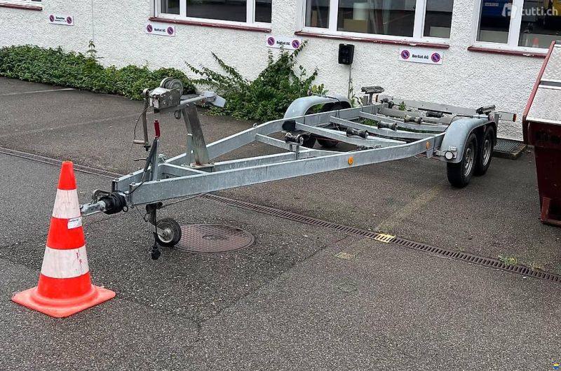 Rinker Captive Cuddy 209