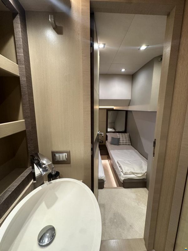 Monte Carlo Yachts MCY 65