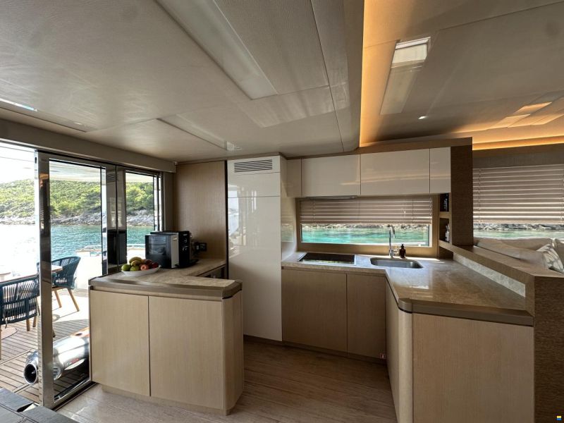 Monte Carlo Yachts MCY 65