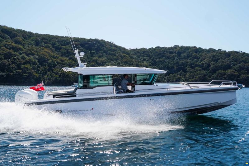 Axopar 37 XC Cross Cabin