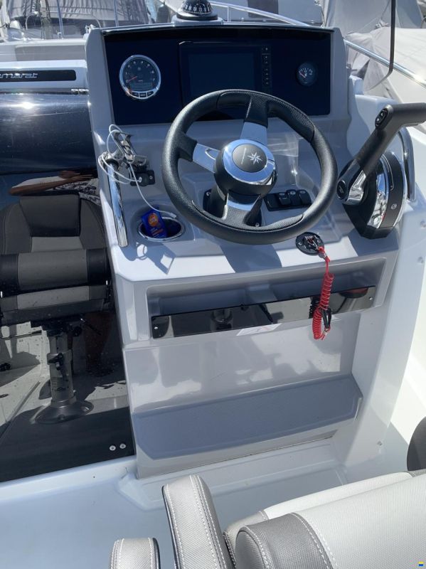 Jeanneau Cap Camarat 6.5 CC série 3