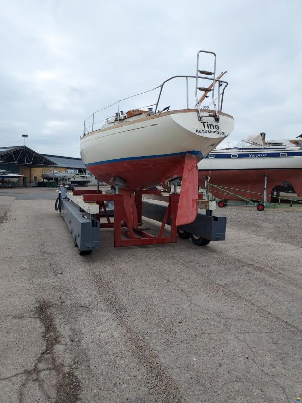 Hallberg-Rassy Mistress 32
