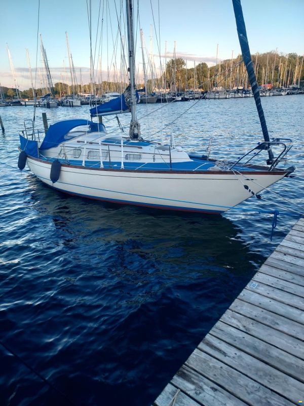 Hallberg-Rassy Mistress 32