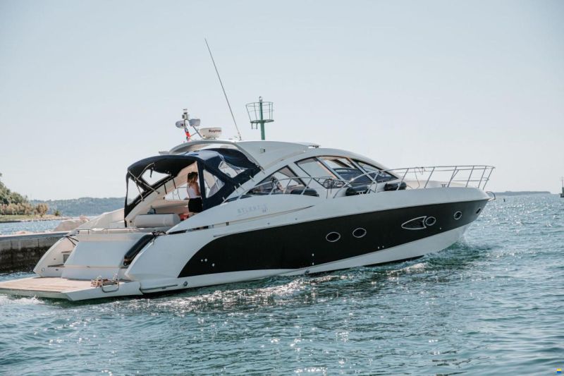 Azimut Atlantis 54