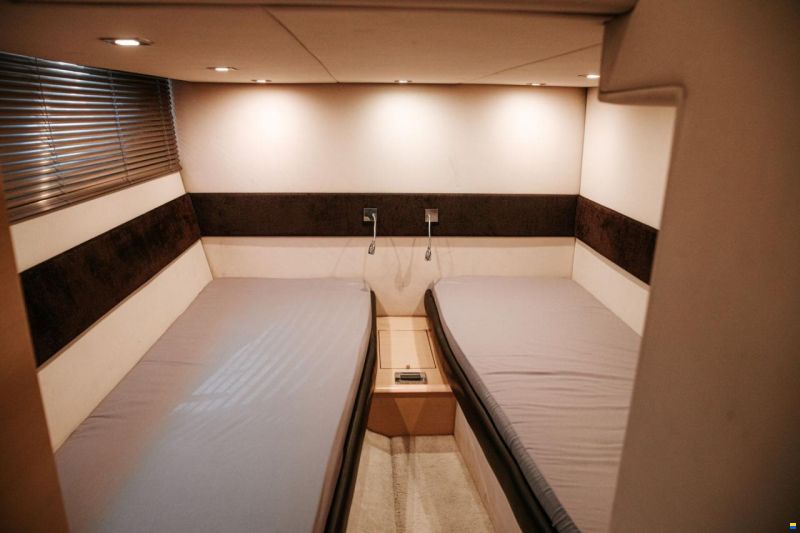 Azimut Atlantis 54