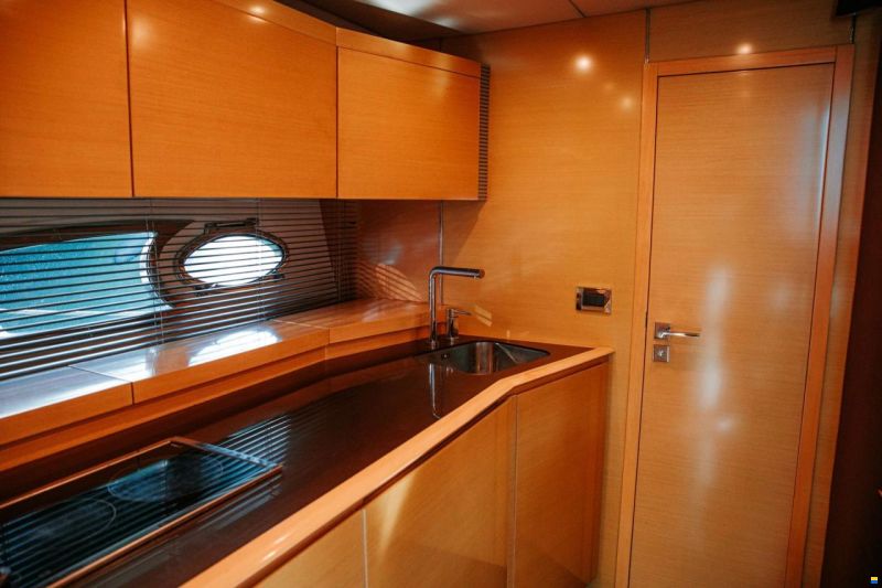 Azimut Atlantis 54