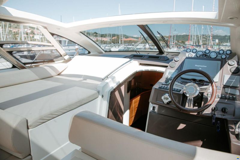Azimut Atlantis 54