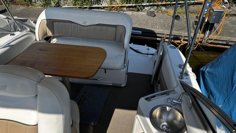 Four Winns Vista 258