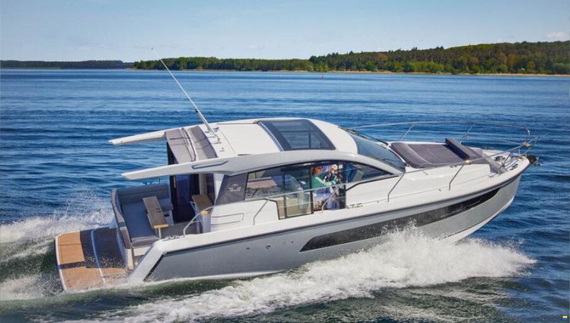 Sealine C335