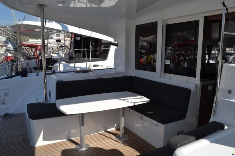 Lagoon 40