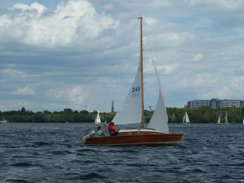 16er Mahagoni-Jollenkreuzer