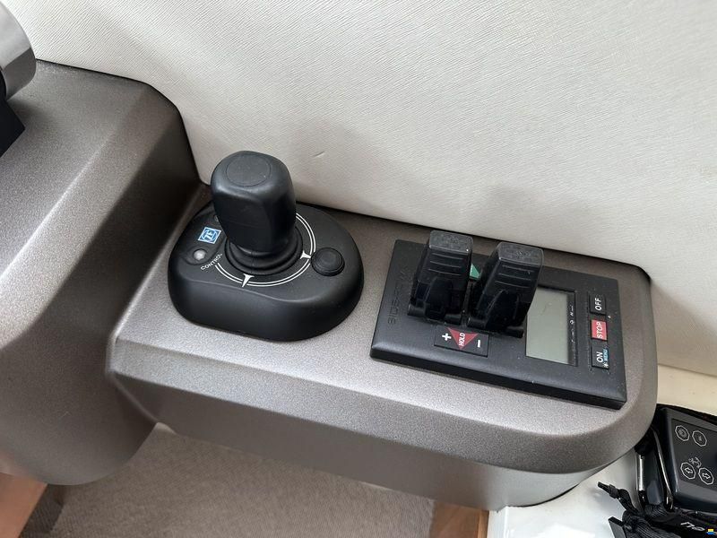 Sunseeker - Manhattan 53