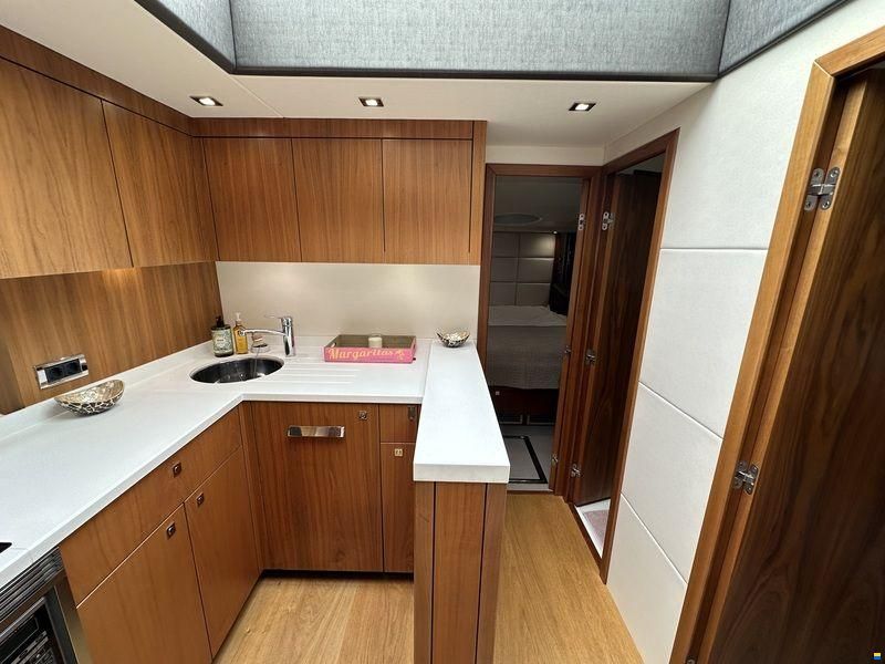 Sunseeker - Manhattan 53