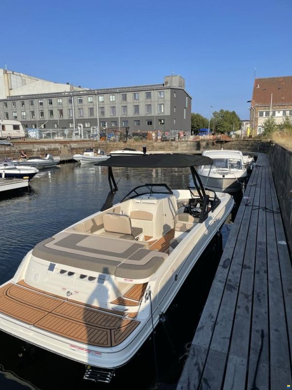 Bayliner VR6