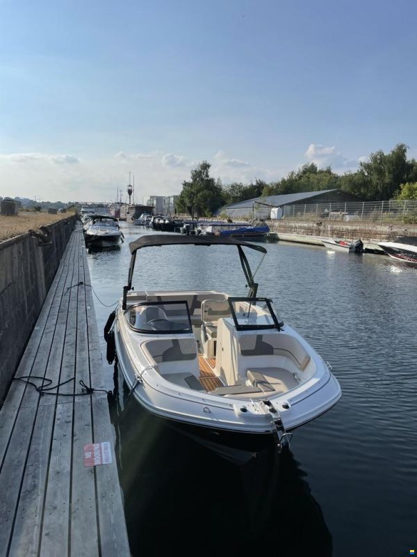 Bayliner VR6
