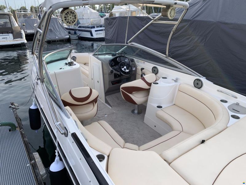Rinker Captiva 246 R2 BR (QX 26)