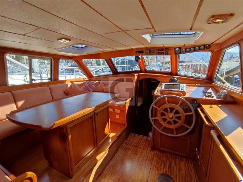 Nauticat 521