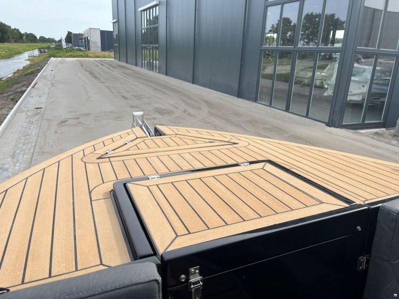 Maxima 740 Tender