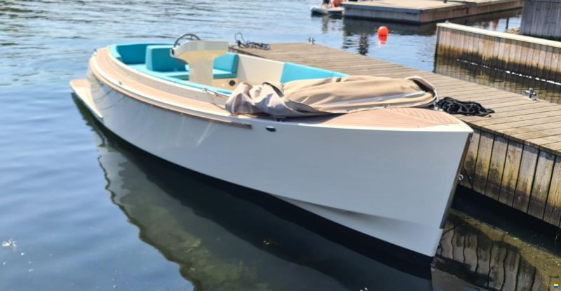 JR Yachts Classic 7