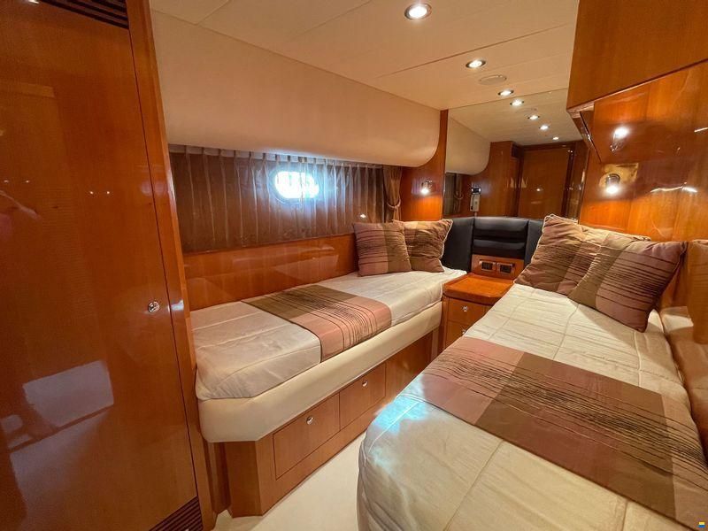 Elegance Yachts 64 Garage