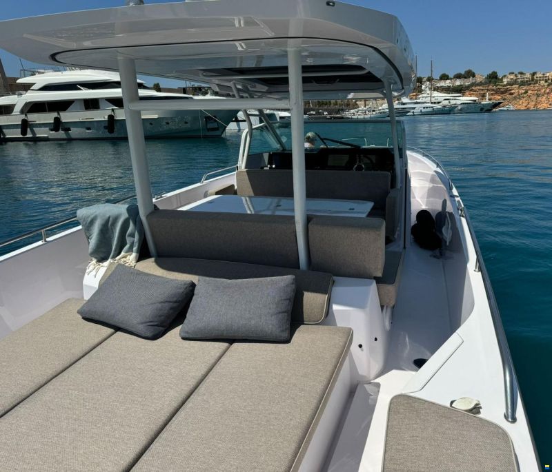 Axopar 37 Sun Top - Multistorage